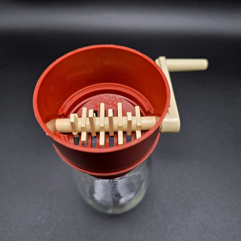 Gemco Glass Jar‎ Nut Chopper Grinder Kitchen Tool Vintage USA Red Handle